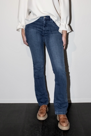 FLAIRED FIT MID BLUE